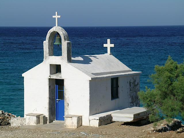 La cappellina di fronte ai Cottage di Azala