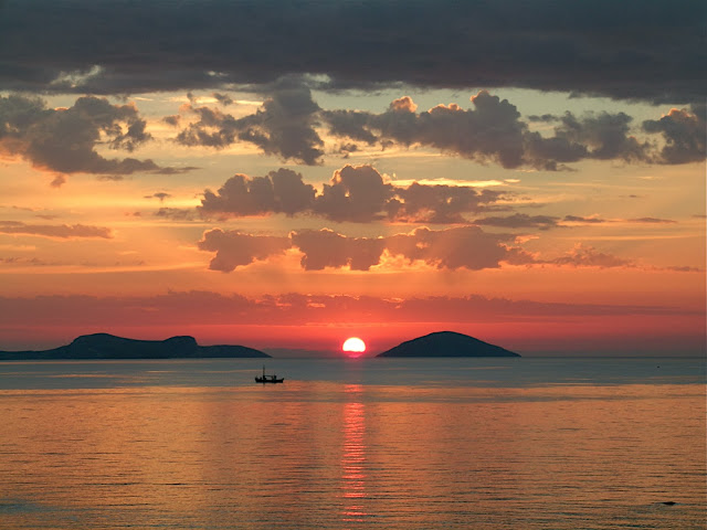 Tramonto sulla baia di Azala